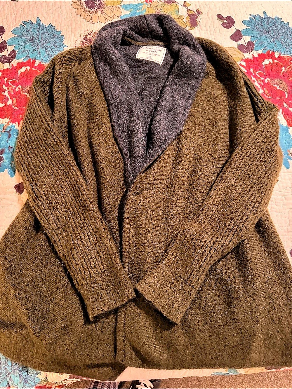 Abercrombie & Fitch woman’s Shawl Collar Cardigan Size Medium